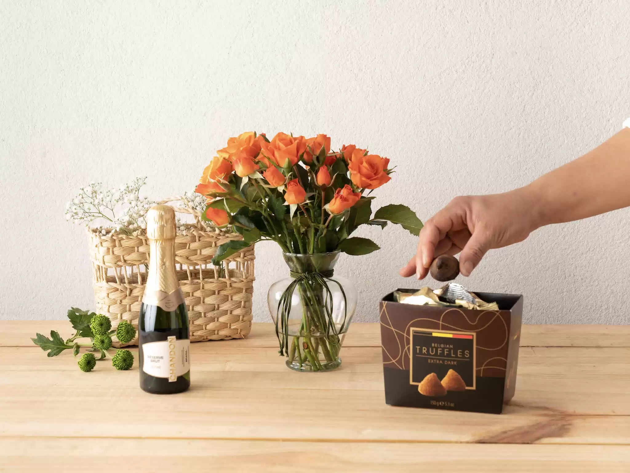 Flor De Canto Laranja Trufas E Baby Chandon